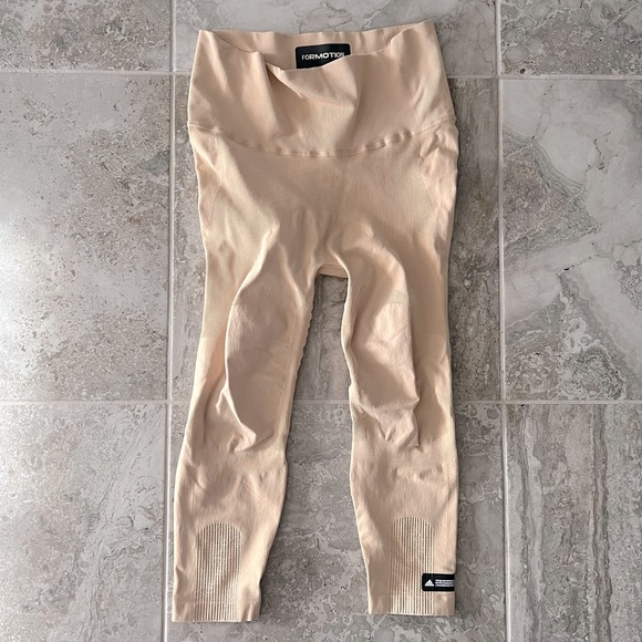 Adidas Formotion Training Sculpt Seamlessly Hazy Beige Tights, Plus Size 4X NWT - Picture 8 of 13